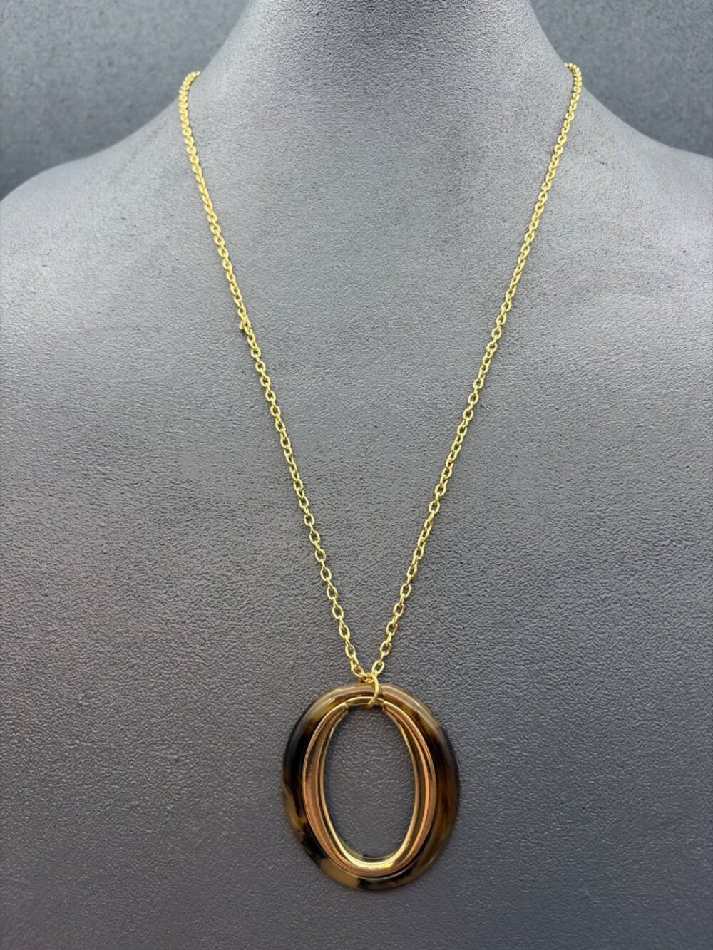 Tortoise Shell Pendant Necklace 24 In Oval O Resin Gold Chain Retro Vintage Glam
